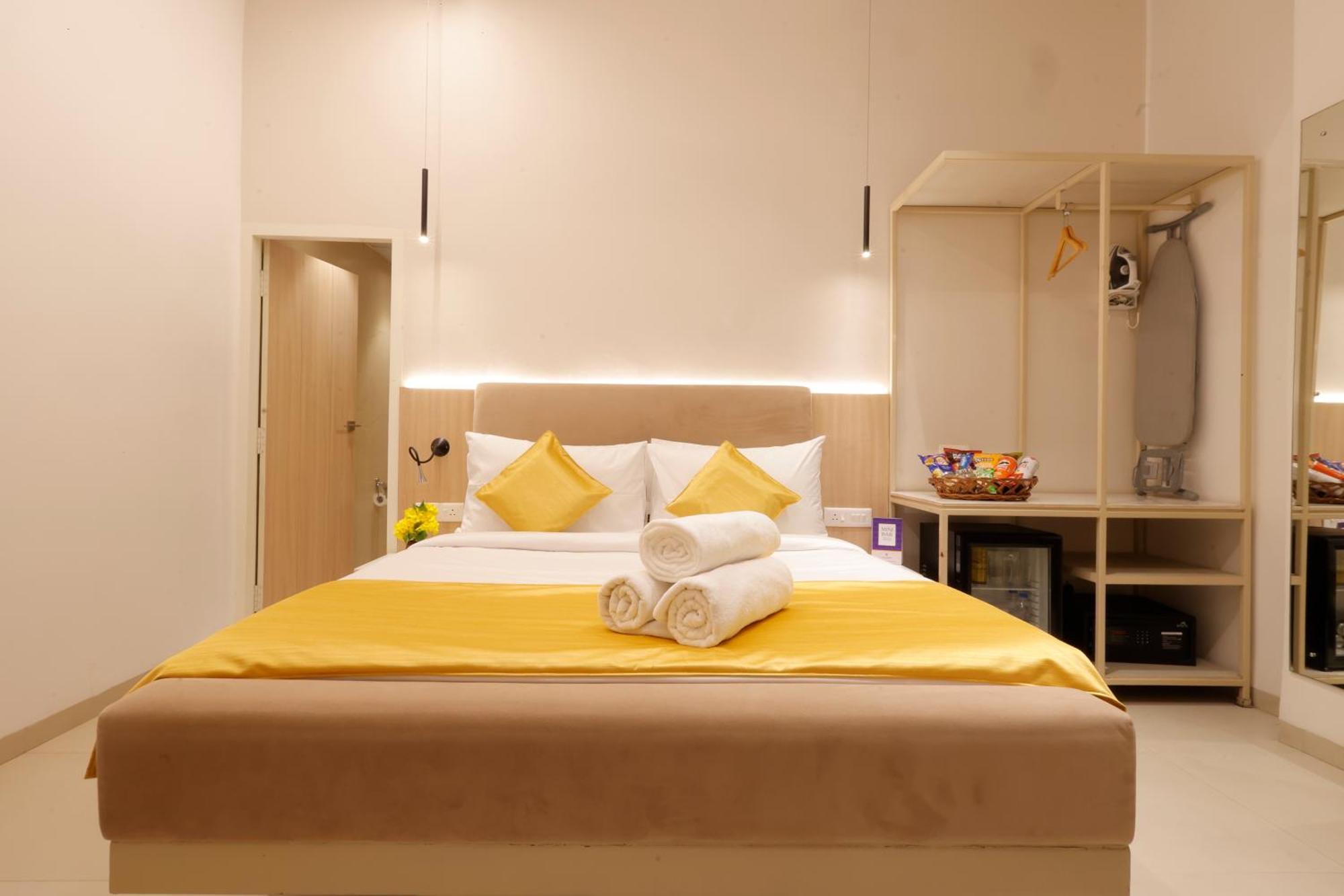 Hotel Varuna Варанаси Екстериор снимка