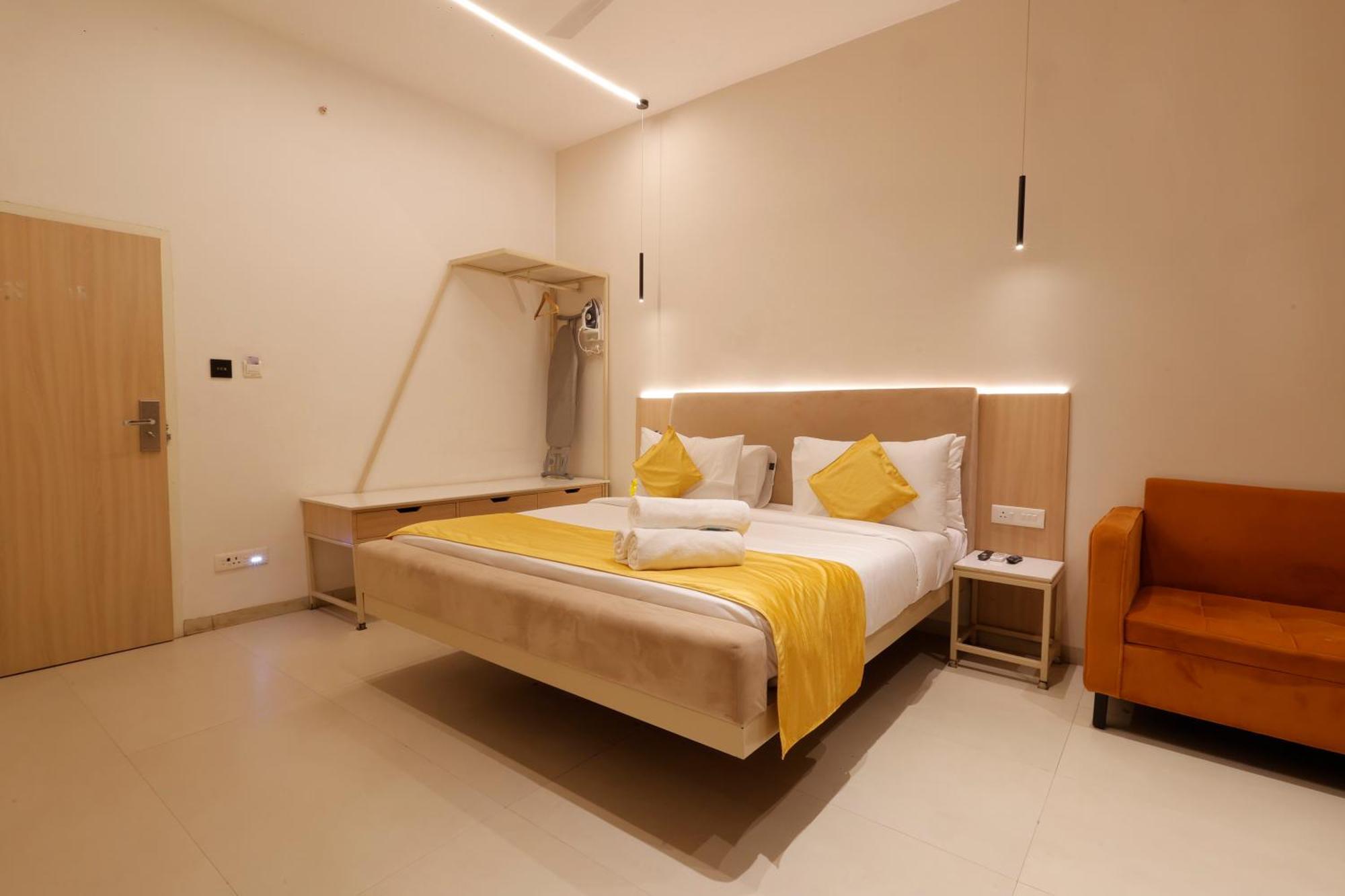 Hotel Varuna Варанаси Екстериор снимка
