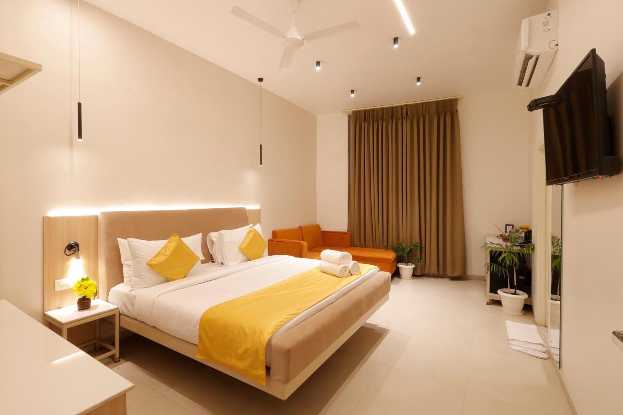 Hotel Varuna Варанаси Екстериор снимка